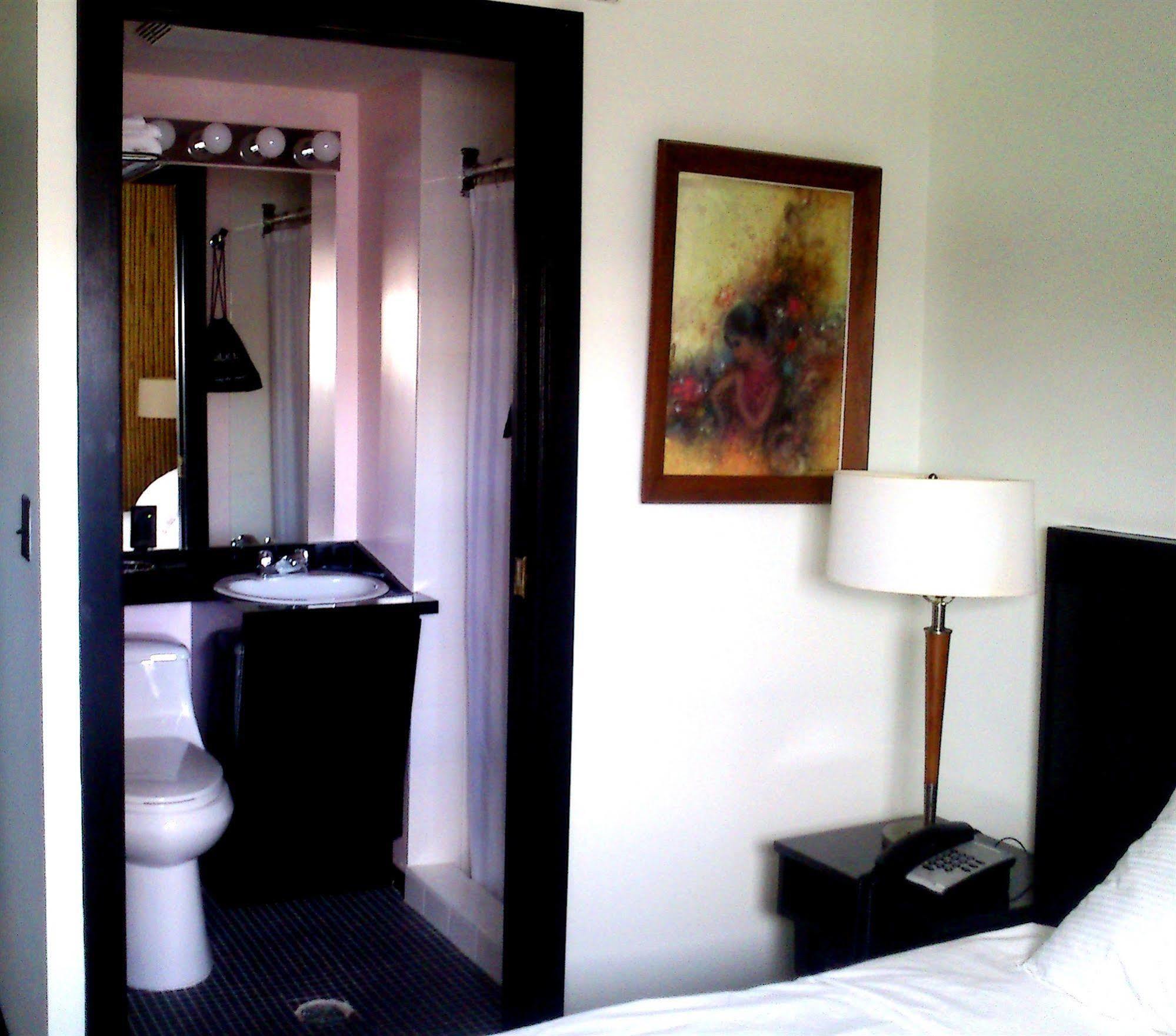 Hotel At The Waldorf Vancouver Buitenkant foto